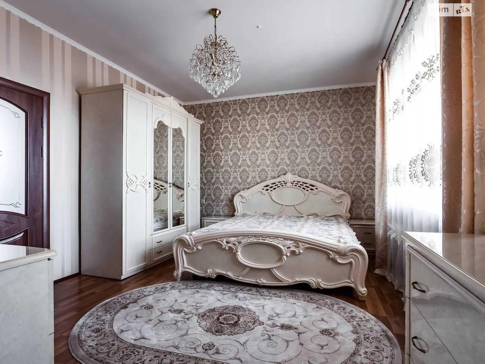 Продается дом на 2 этажа 190 кв. м с гаражом, цена: 174400 $ - фото 1