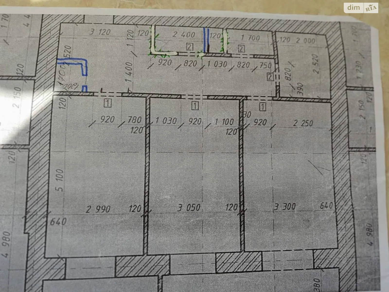 Продається 2-кімнатна квартира 85.4 кв. м у Івано-Франківську, вул. Приозерна