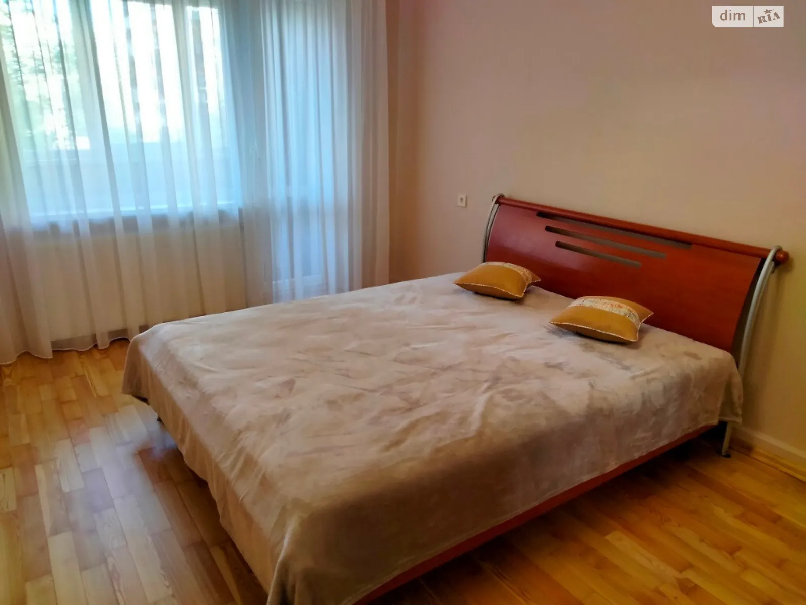 Продается 3-комнатная квартира 66.4 кв. м в Ужгороде, ул. Черновола