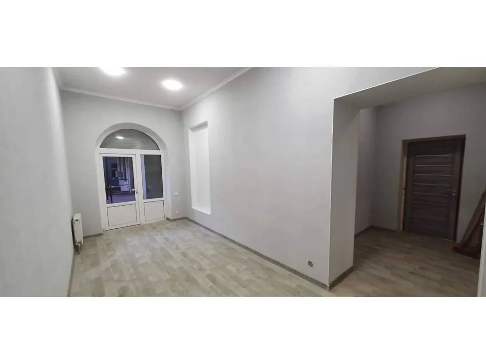 Продается 2-комнатная квартира 68.6 кв. м в Одессе, ул. Жуковского