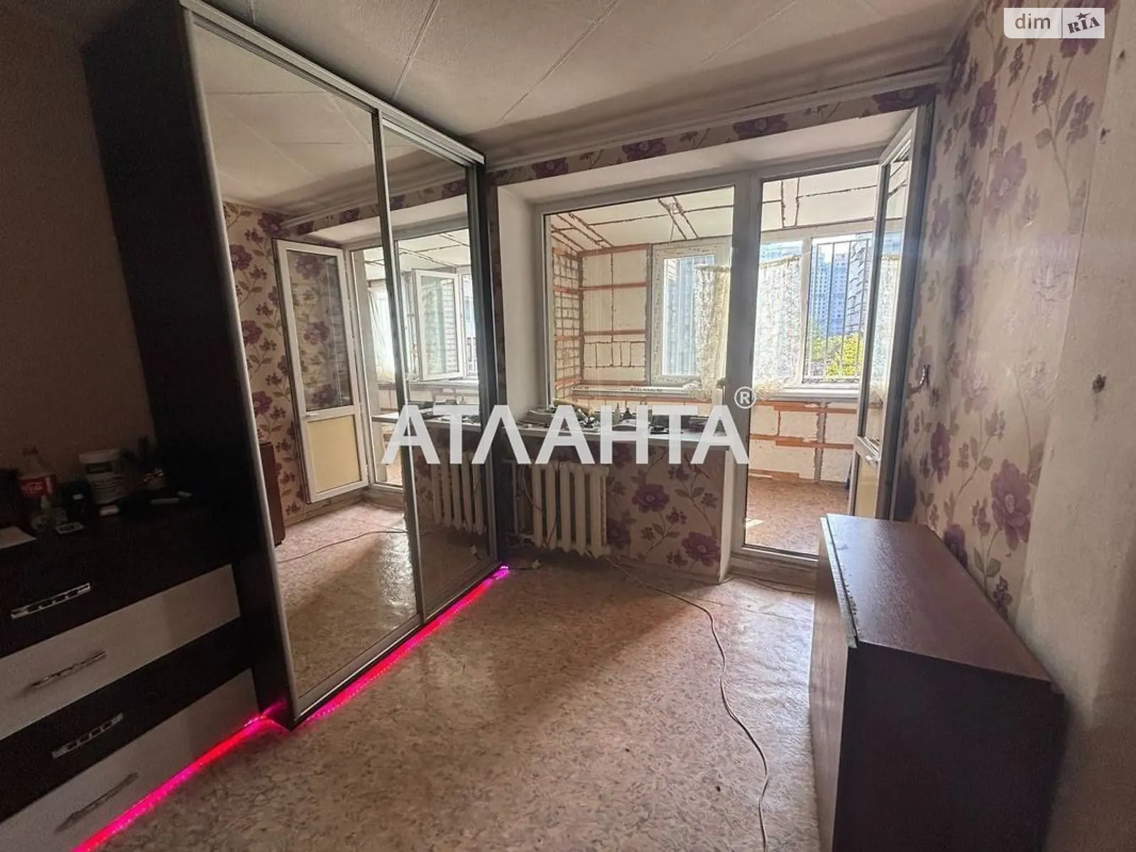 Продается 1-комнатная квартира 27.9 кв. м в Черноморске, ул. Виталия Шума - фото 1