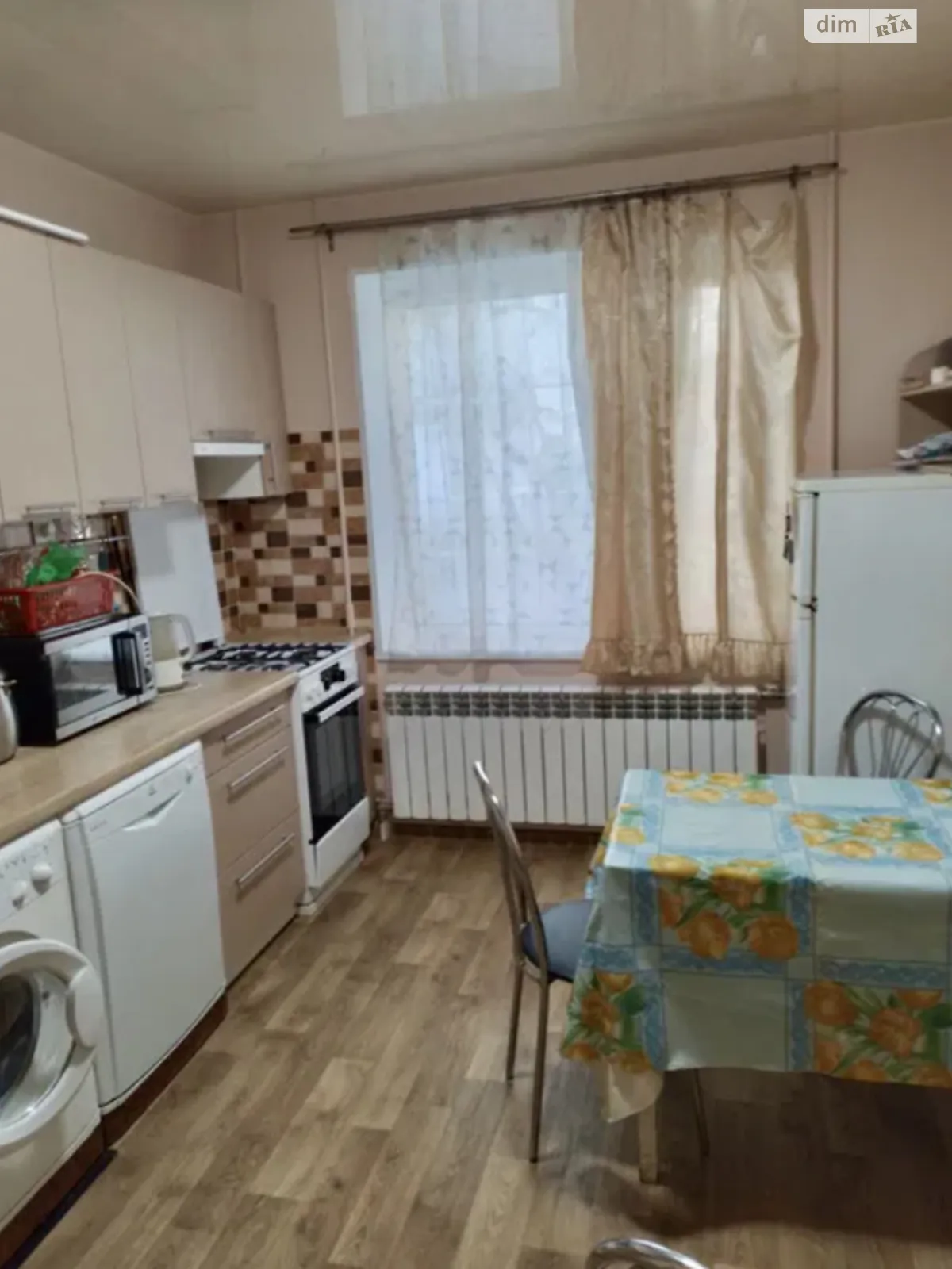 Продается 4-комнатная квартира 87 кв. м в Днепре, бул. Славы