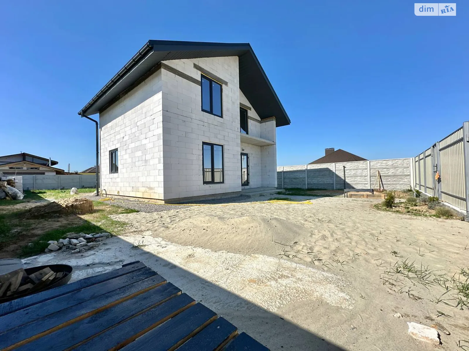 Продается дом на 2 этажа 104 кв. м с беседкой, цена: 67000 $ - фото 1