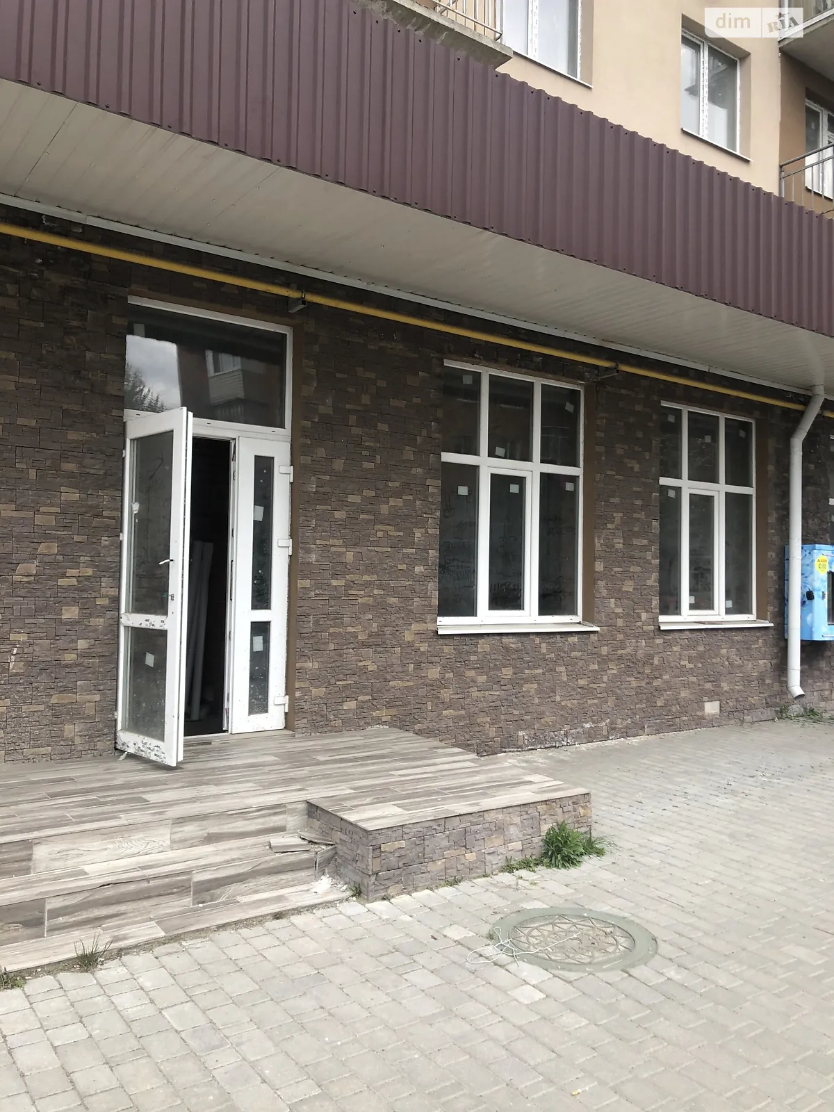 Сдается в аренду помещения свободного назначения 108 кв. м в 9-этажном здании, цена: 27000 грн - фото 1