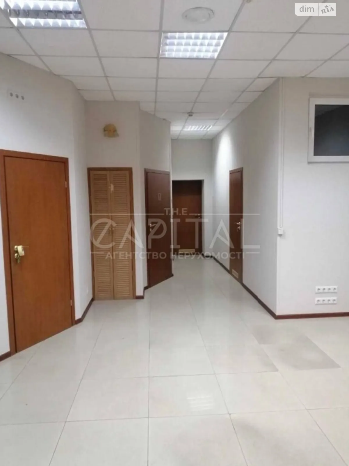 Здається в оренду офіс 240 кв. м в бізнес-центрі, цена: 1850 $