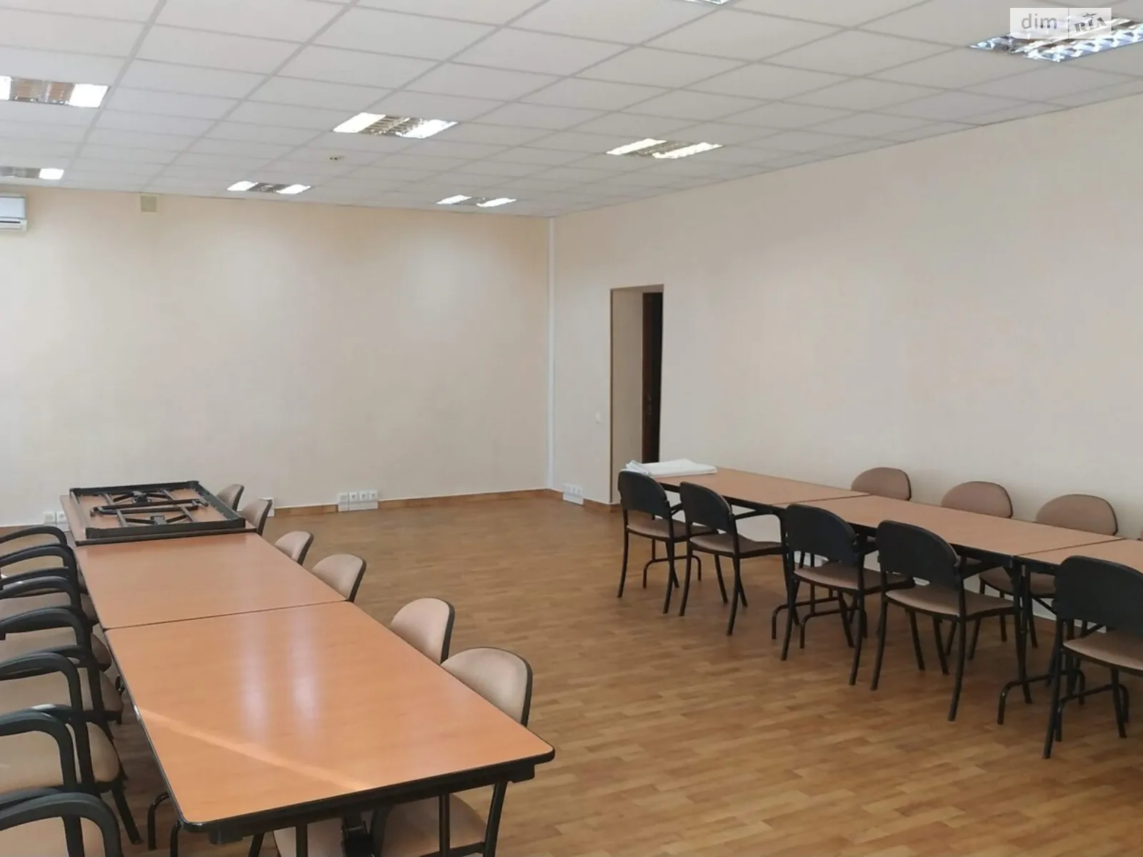 Сдается в аренду офис 151 кв. м в бизнес-центре, цена: 70250 грн - фото 1