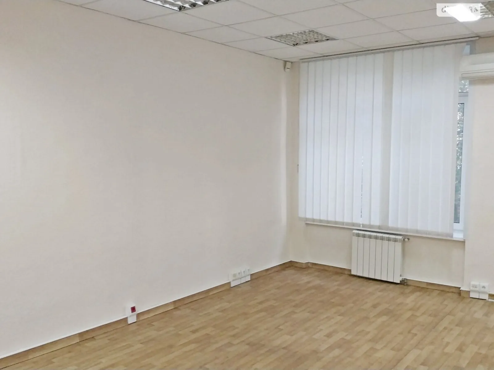 Сдается в аренду офис 62 кв. м в бизнес-центре, цена: 16890 грн - фото 1