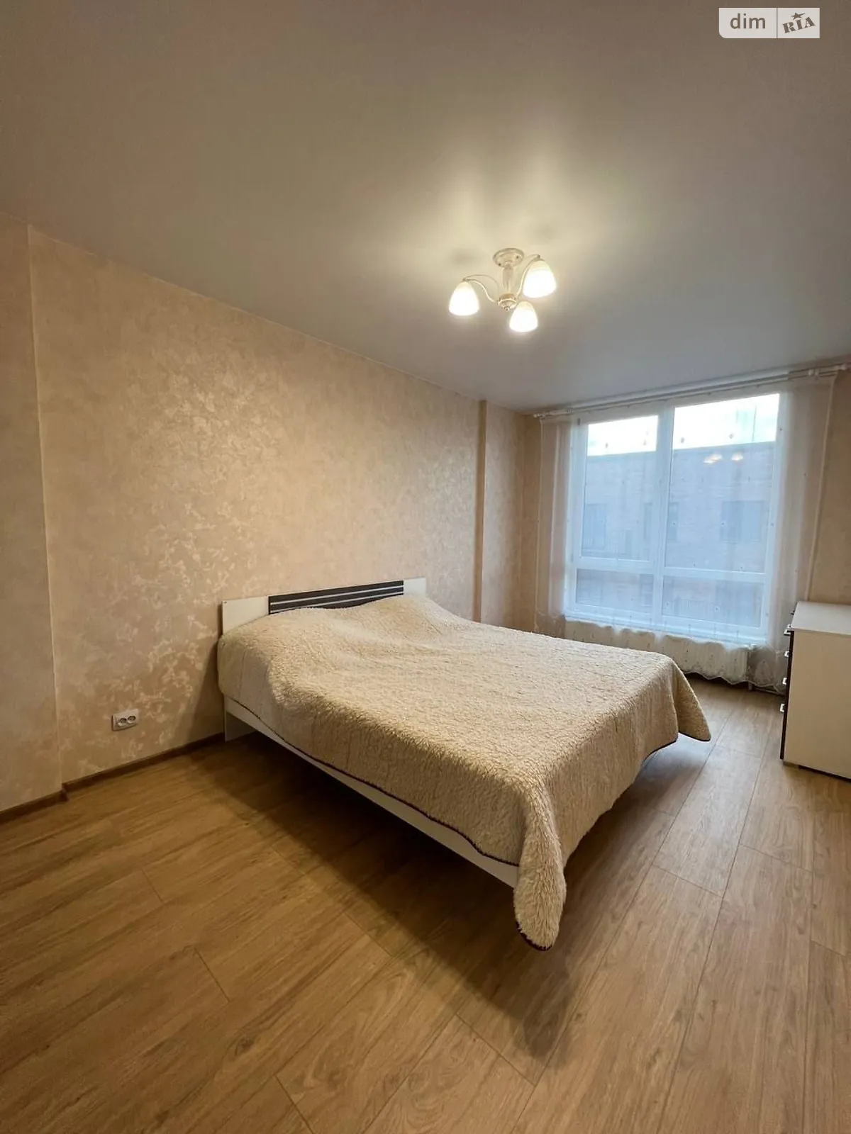 Продается 1-комнатная квартира 45 кв. м в Ивано-Франковске, ул. Крайковского, 1А - фото 1