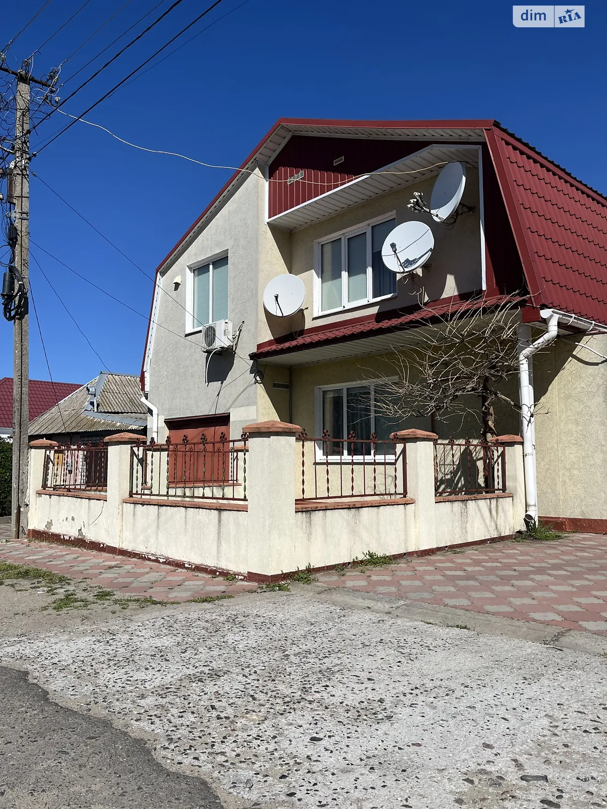 Продается дом на 2 этажа 242 кв. м с камином, цена: 170000 $