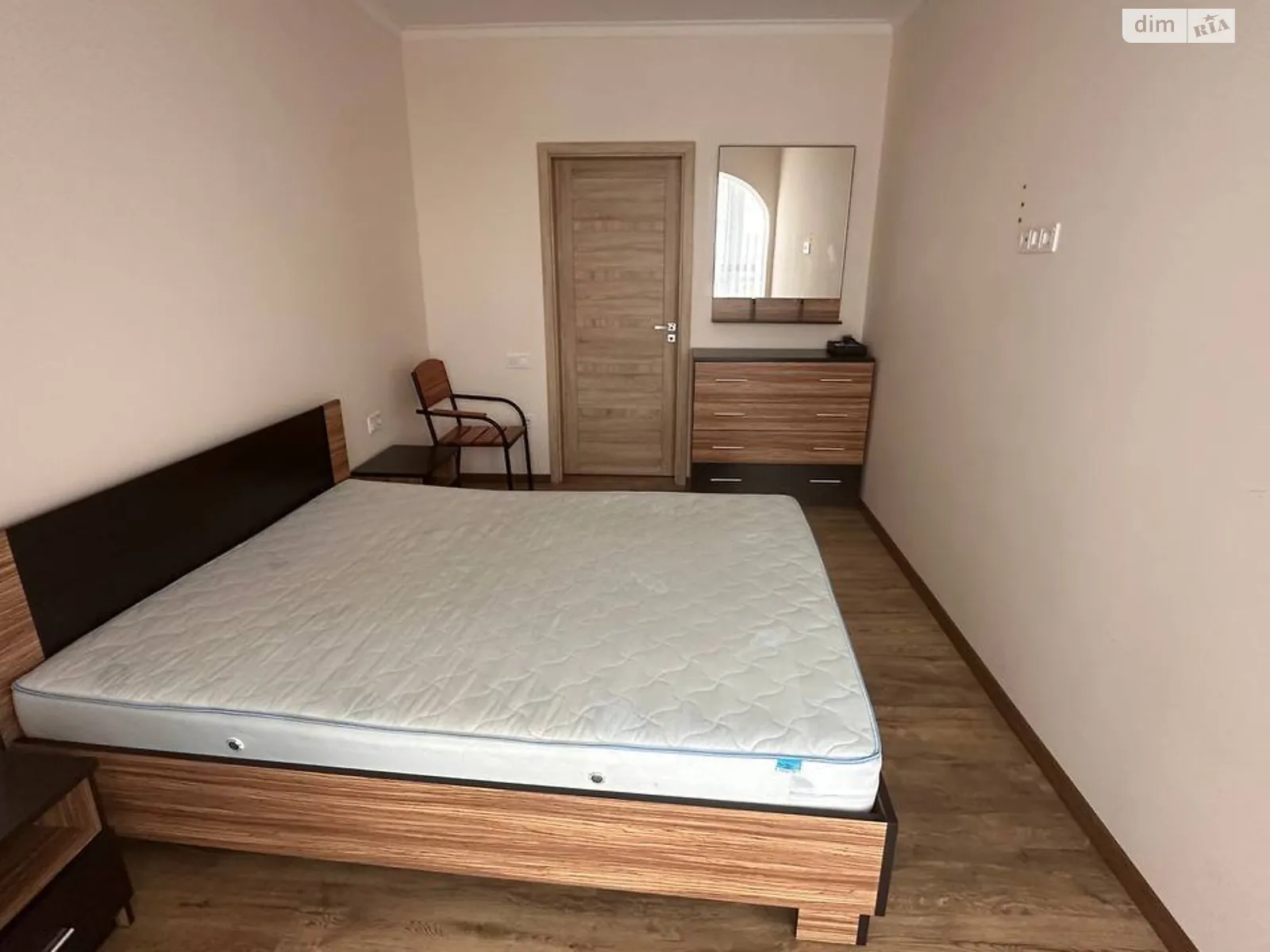 Продается 2-комнатная квартира 65 кв. м в Ивано-Франковске - фото 1