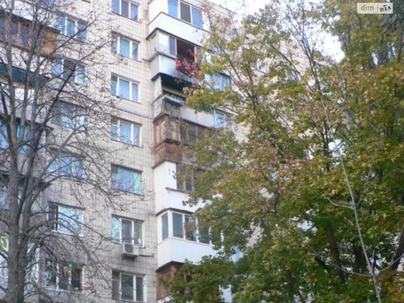 Продается 1-комнатная квартира 41 кв. м в Киеве, просп. Леся Курбаса(50-летия Октября), 5А