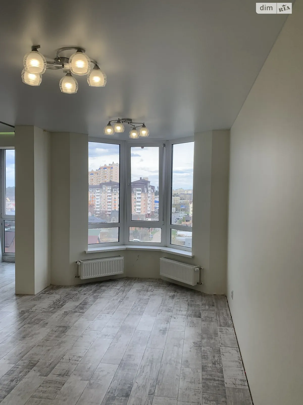 Продается 1-комнатная квартира 39 кв. м в Буче, бул. Леонида Бирюкова - фото 1