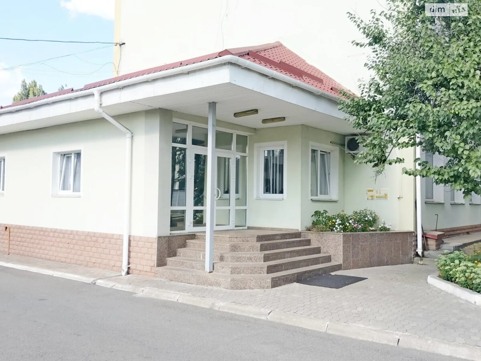 Сдается в аренду офис 21 кв. м в бизнес-центре, цена: 10520 грн - фото 1