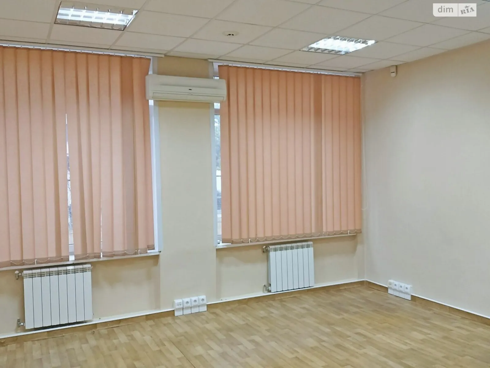 Здається в оренду офіс 60 кв. м в бізнес-центрі, цена: 29910 грн - фото 1