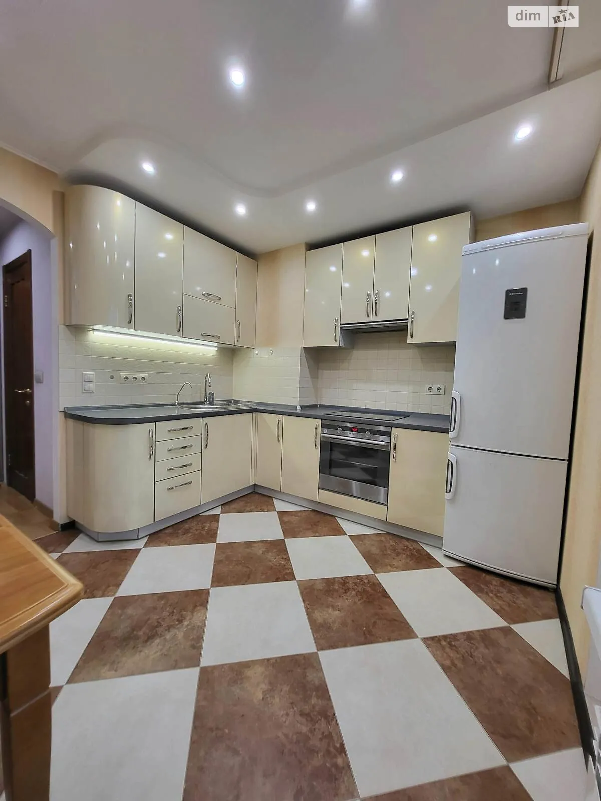 Продается 1-комнатная квартира 43 кв. м в Киеве, цена: 72000 $ - фото 1