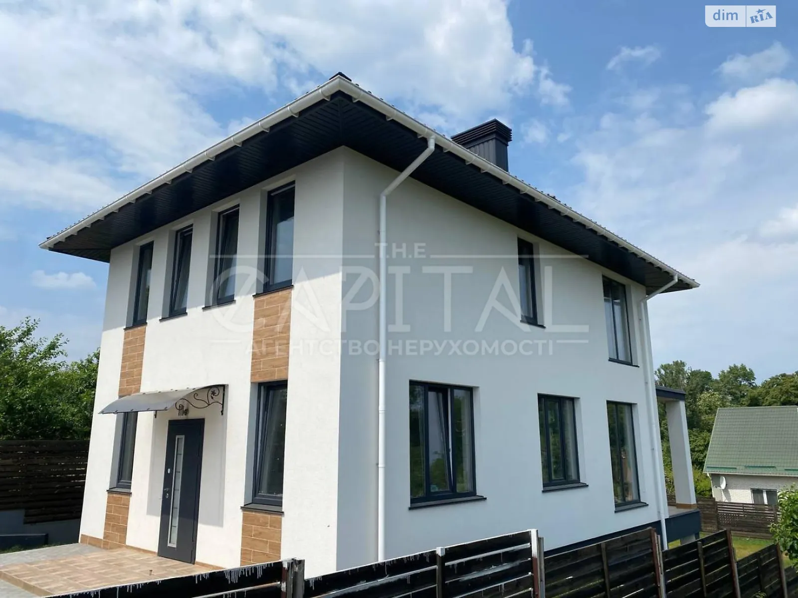 Продается дом на 2 этажа 160 кв. м с камином, цена: 135000 $ - фото 1