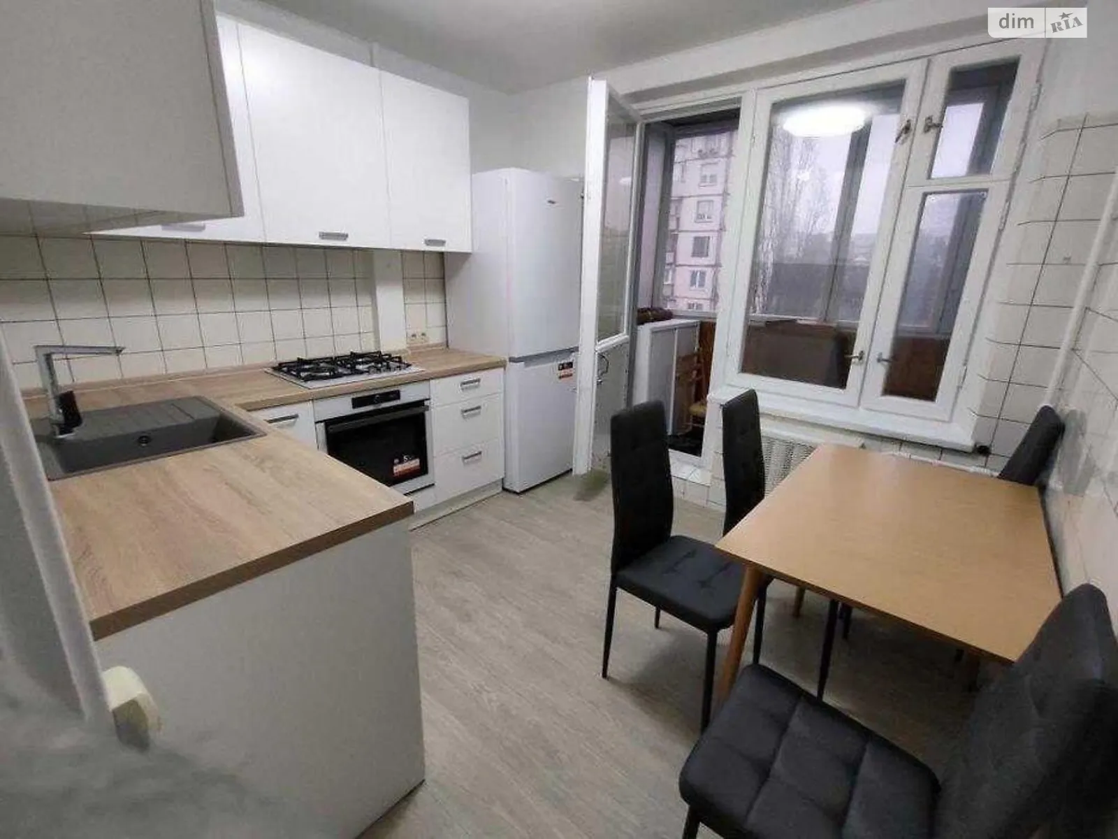 Продается 2-комнатная квартира 46 кв. м в Киеве, ул. Николая Ушакова, 4
