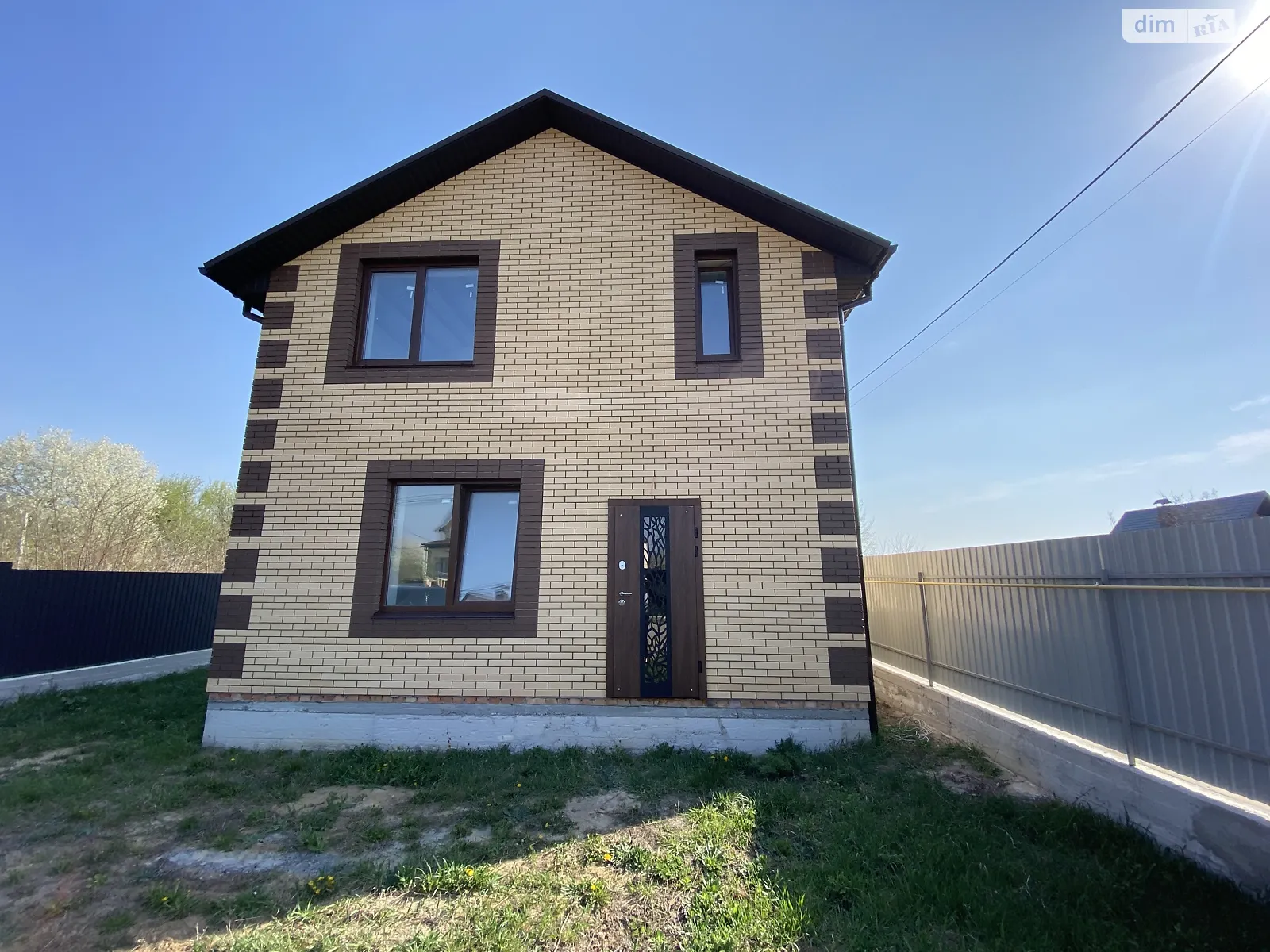 Продается дом на 2 этажа 115 кв. м с камином, цена: 85000 $