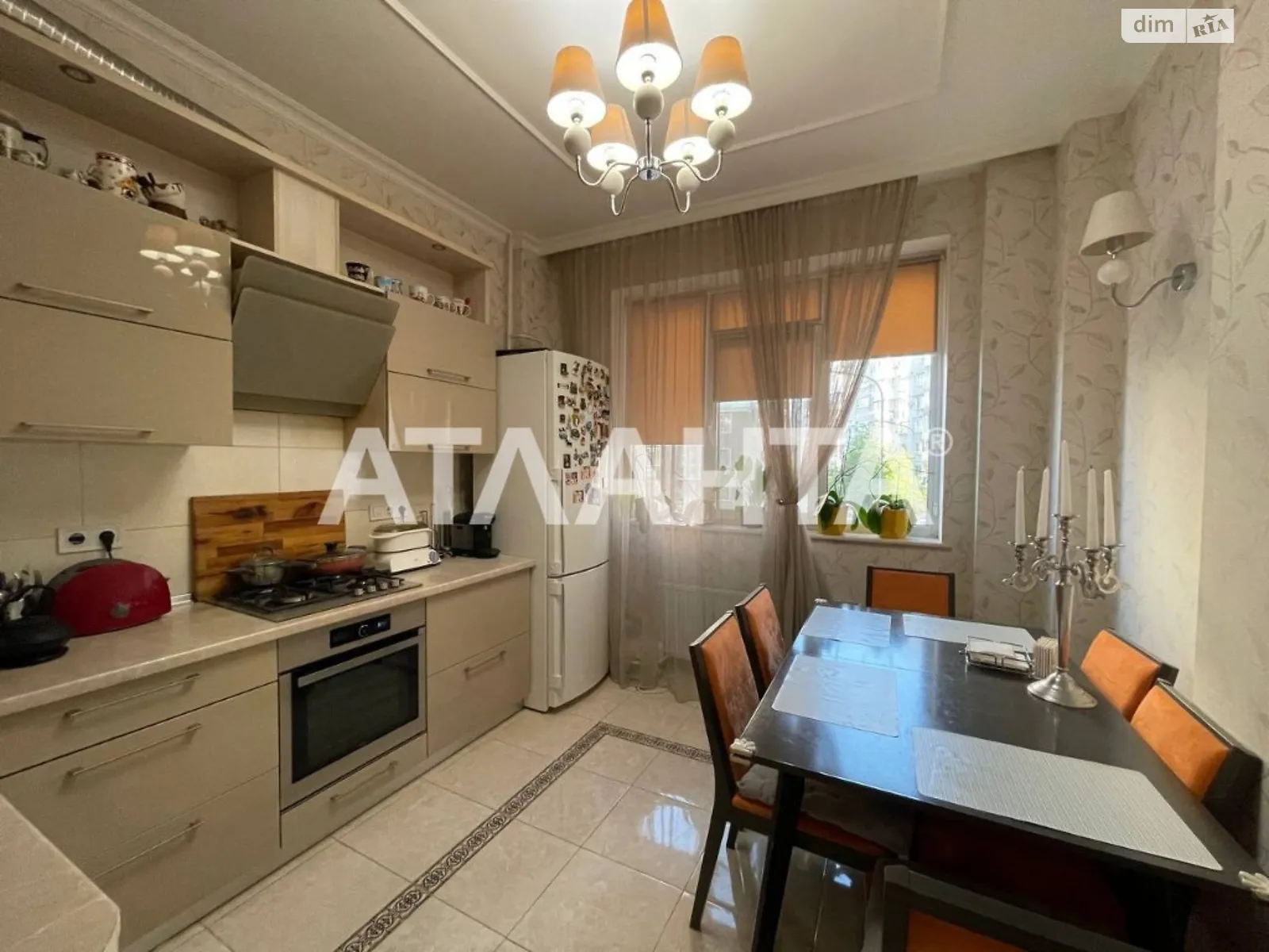 Продается 2-комнатная квартира 54 кв. м в Одессе, ул. Маршала Малиновского - фото 1