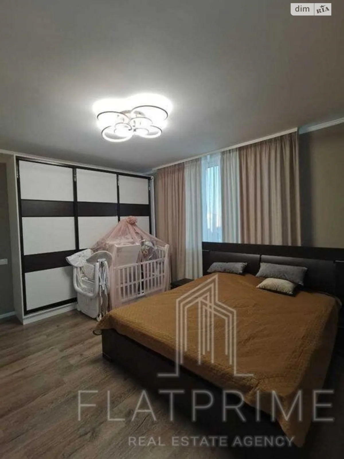 Продается 2-комнатная квартира 80 кв. м в Киеве, ул. Завальная, 10Г
