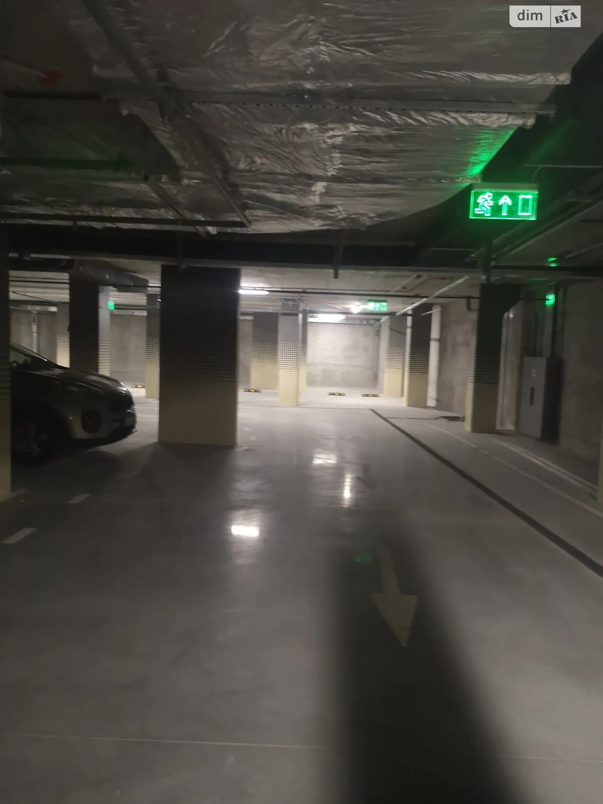 Здається в оренду підземний паркінг під легкове авто на 45 кв. м, цена: 5500 грн