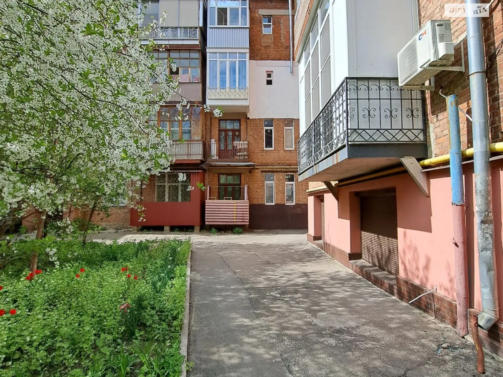 Продается 3-комнатная квартира 72 кв. м в Харькове, ул. Культуры, 3