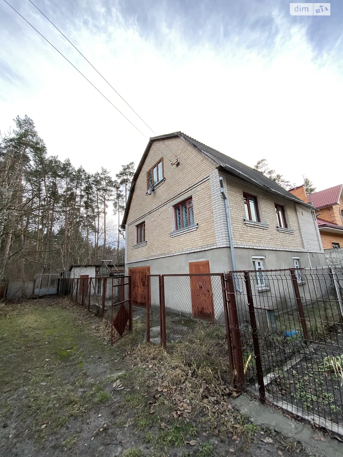 Продається будинок 3 поверховий 110 кв. м з гаражем, цена: 38000 $