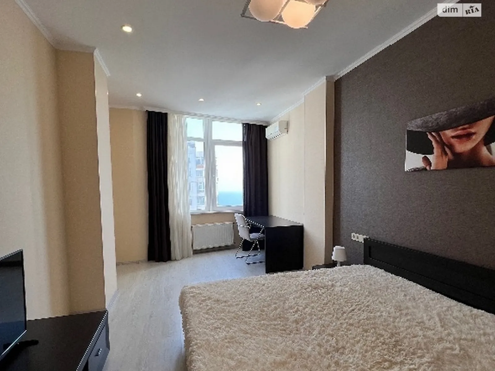 Продається 2-кімнатна квартира 80 кв. м у Одесі, бул. Французький, 22/3 - фото 1