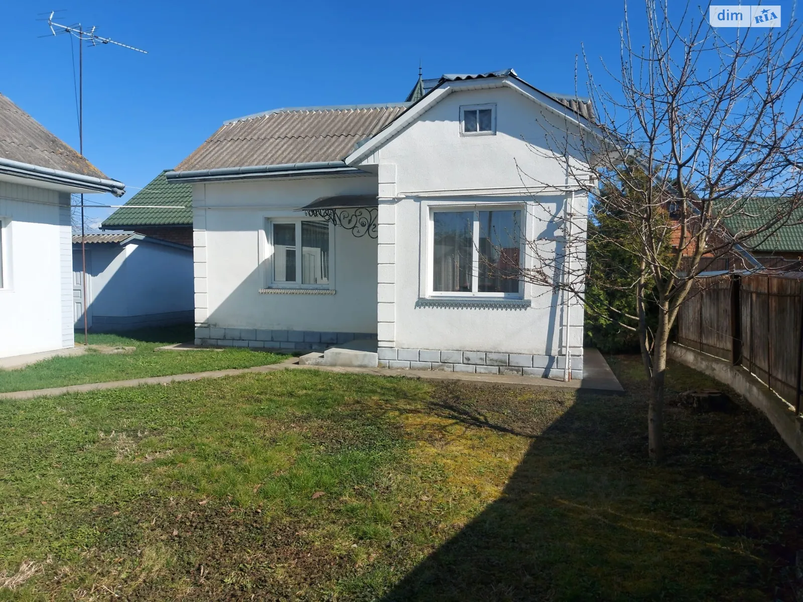 Продається одноповерховий будинок 63 кв. м з каміном, цена: 42500 €