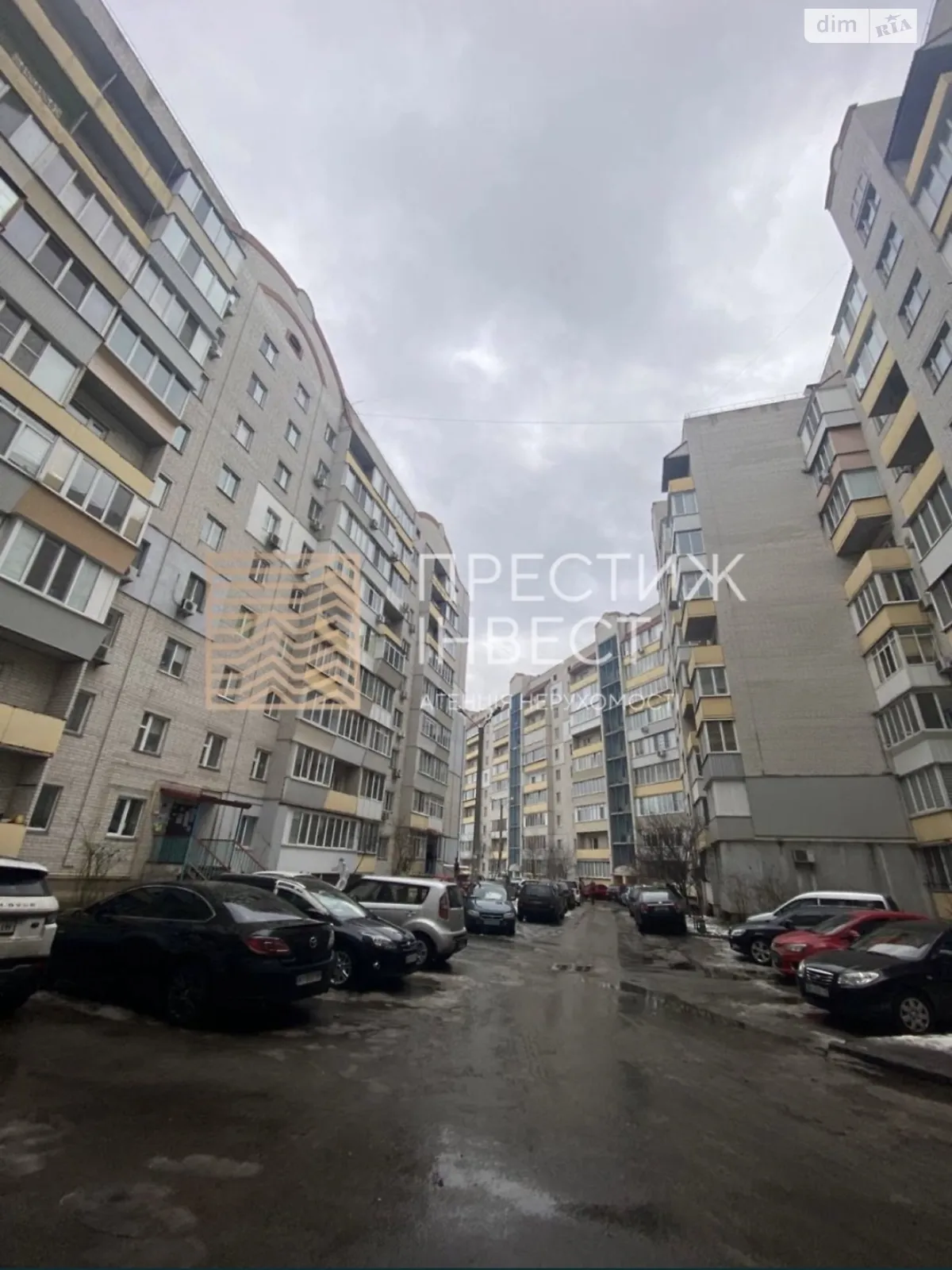 Продается 3-комнатная квартира 72 кв. м в Борисполе, пер. Бабкина, 12