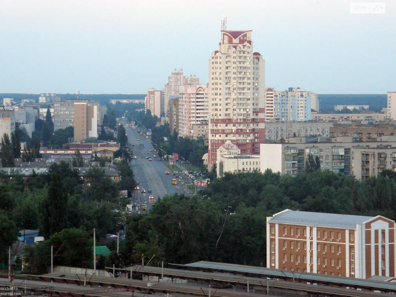 Здається в оренду 2-кімнатна квартира 80 кв. м у Києві, вул. Бориспільська, 4