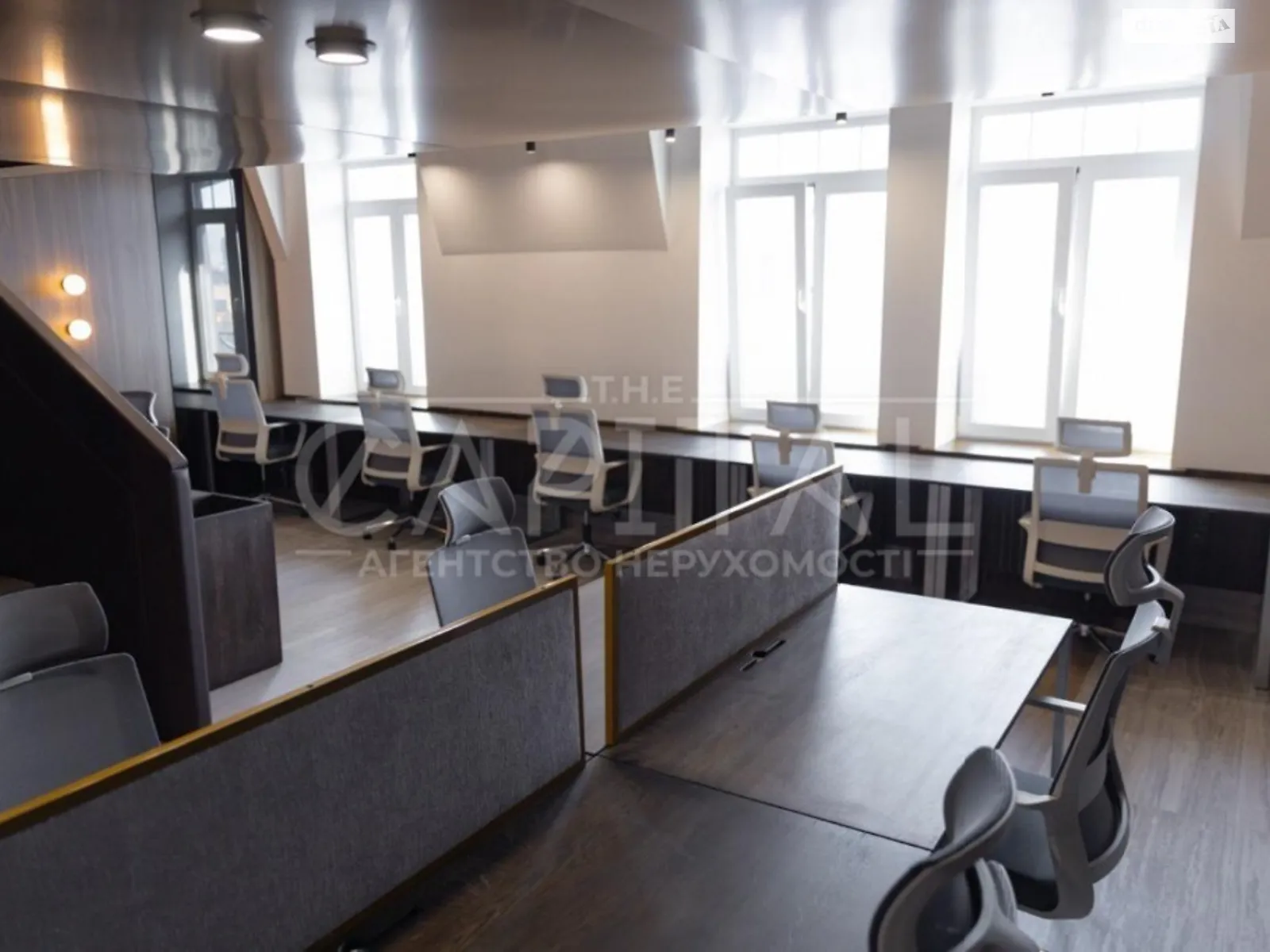 Продається офіс 176 кв. м в бізнес-центрі, цена: 590000 $ - фото 1
