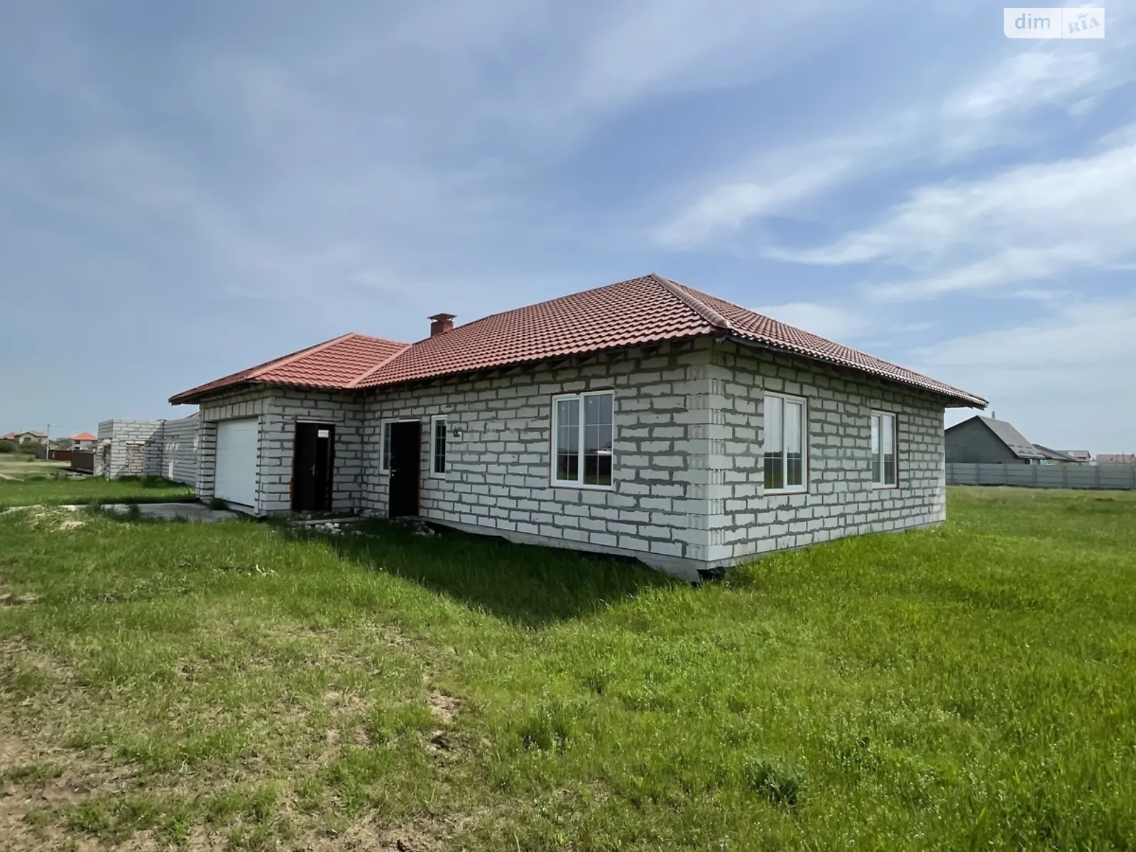 Продається одноповерховий будинок 118 кв. м з каміном, цена: 88000 $