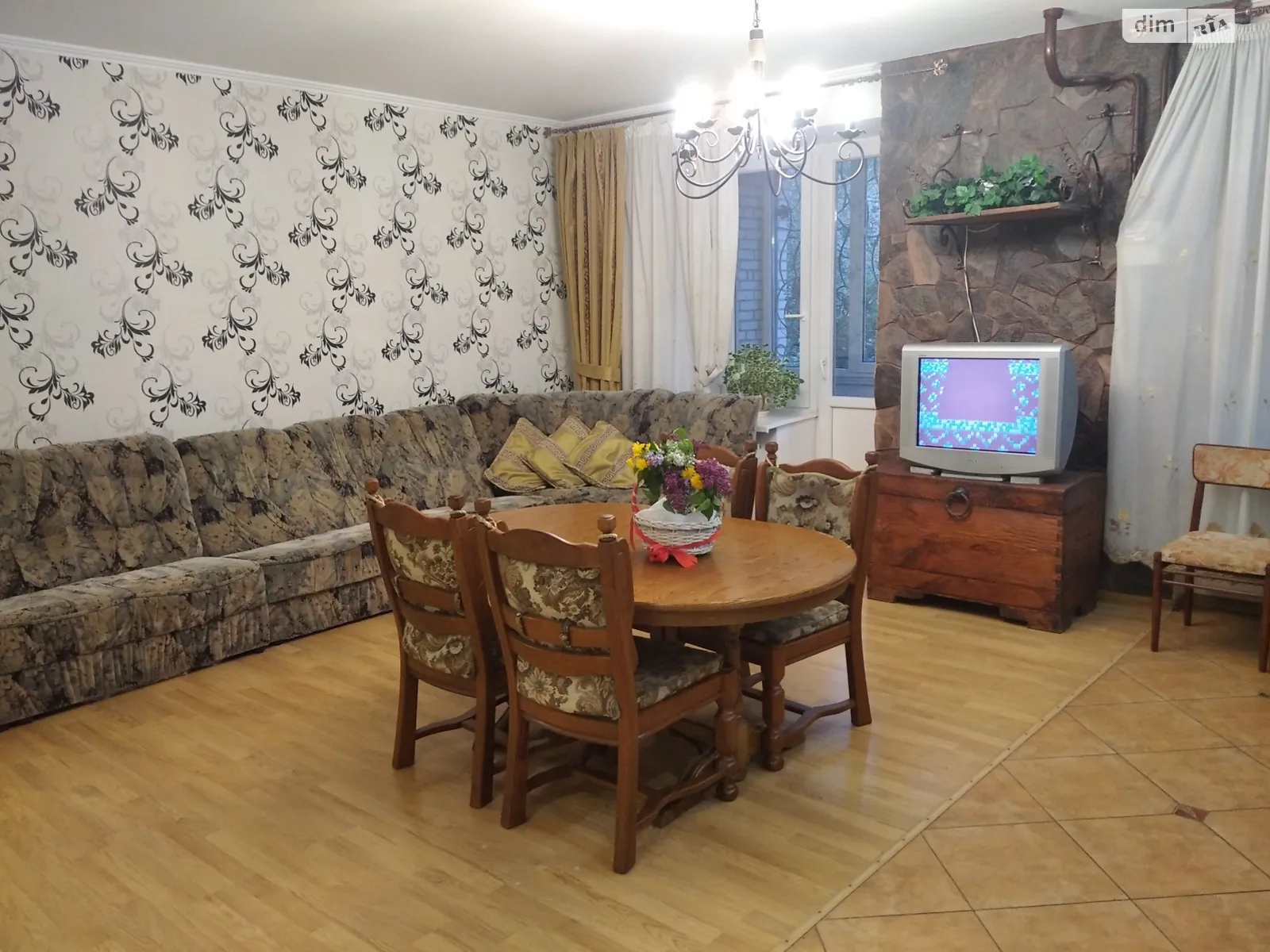 3-кімнатна квартира 85 кв. м у Луцьку, цена: 350 $
