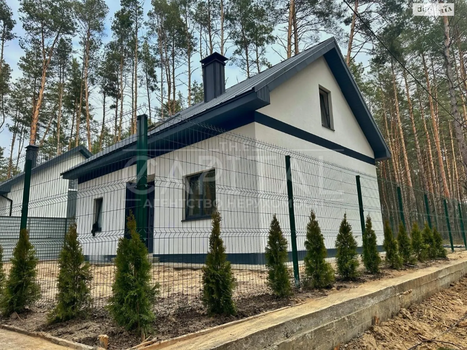 Продается дом на 2 этажа 132 кв. м с камином, цена: 124000 $ - фото 1