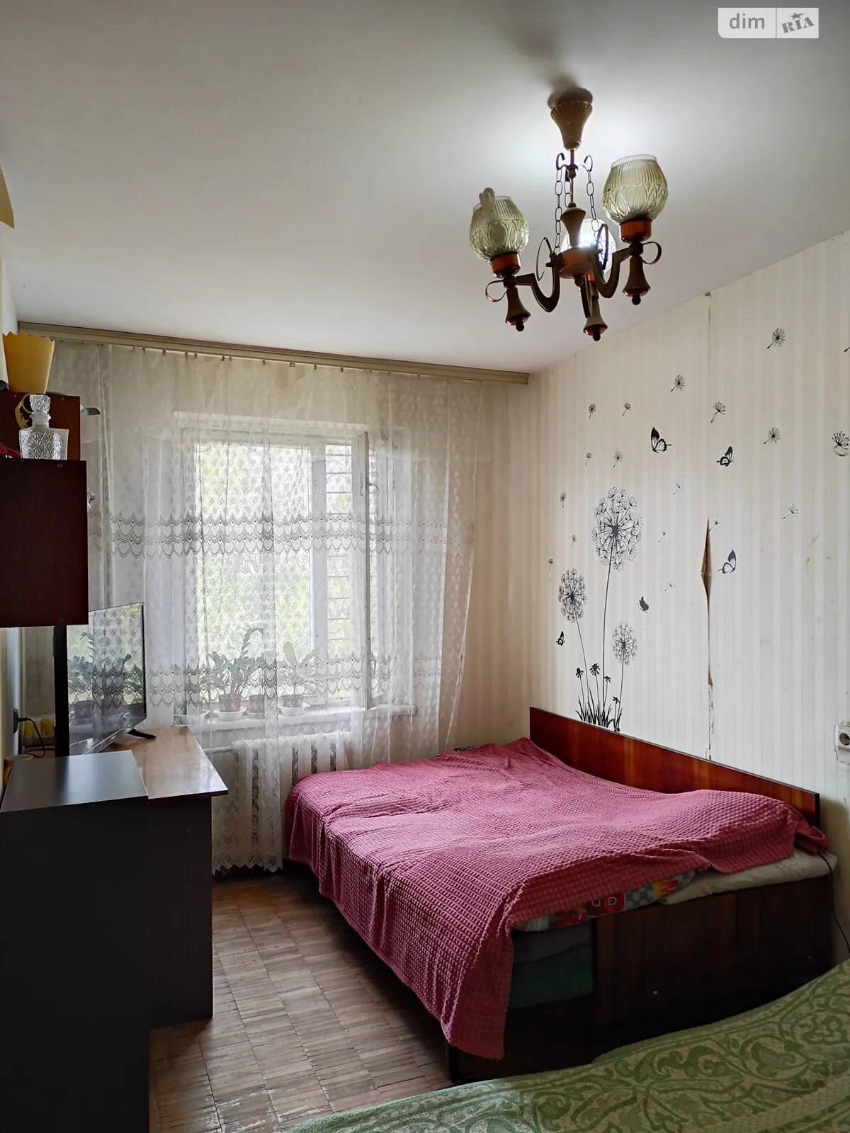Продается 2-комнатная квартира 46 кв. м в Киеве, ул. Ивана Дзюбы(Семьи Сосниных), 2В