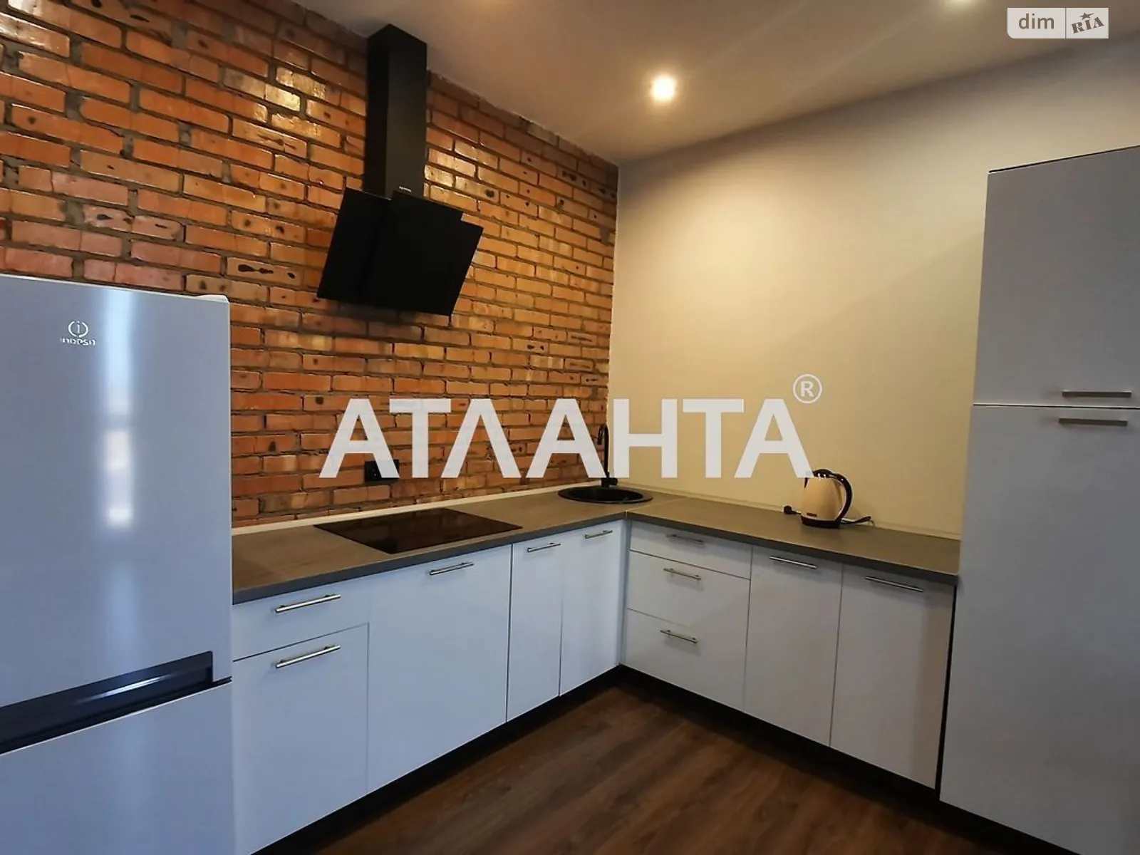 Продается 1-комнатная квартира 26 кв. м в Ильичовке, цена: 21000 $