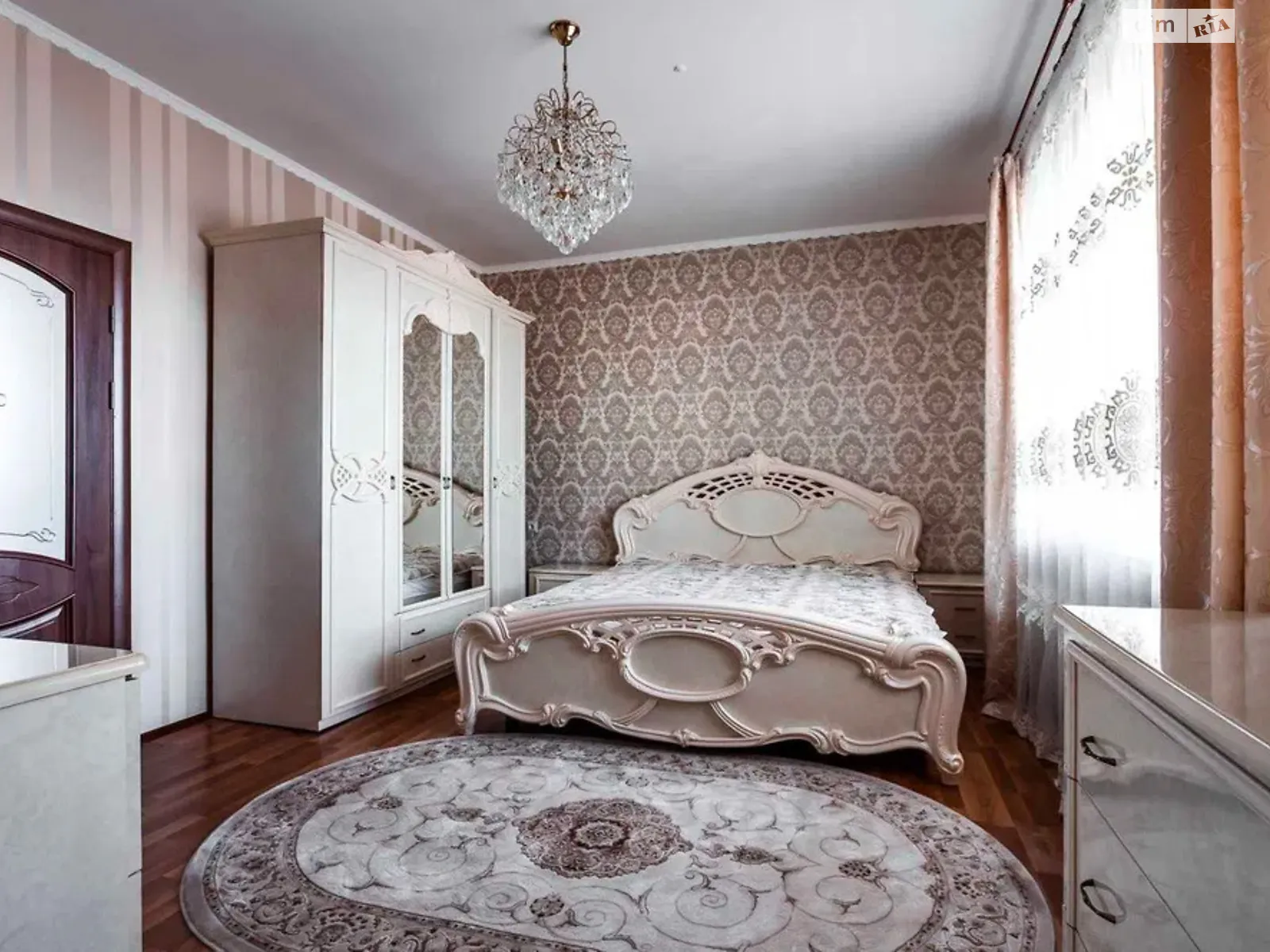 Продається будинок 2 поверховий 190 кв. м з каміном, цена: 174350 $