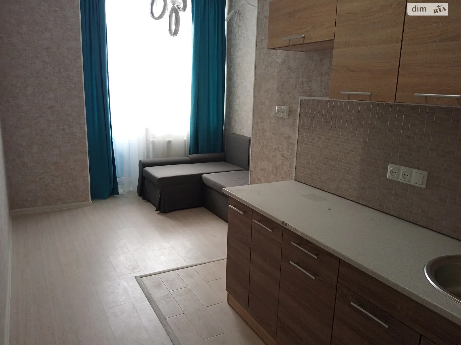 Продається 1-кімнатна квартира 25 кв. м у Одесі, вул. Люстдорфська дорога
