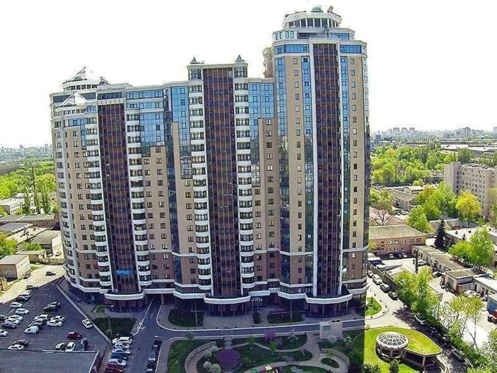 Продается 4-комнатная квартира 146 кв. м в Киеве, ул. Дегтяревская, 25А - фото 1