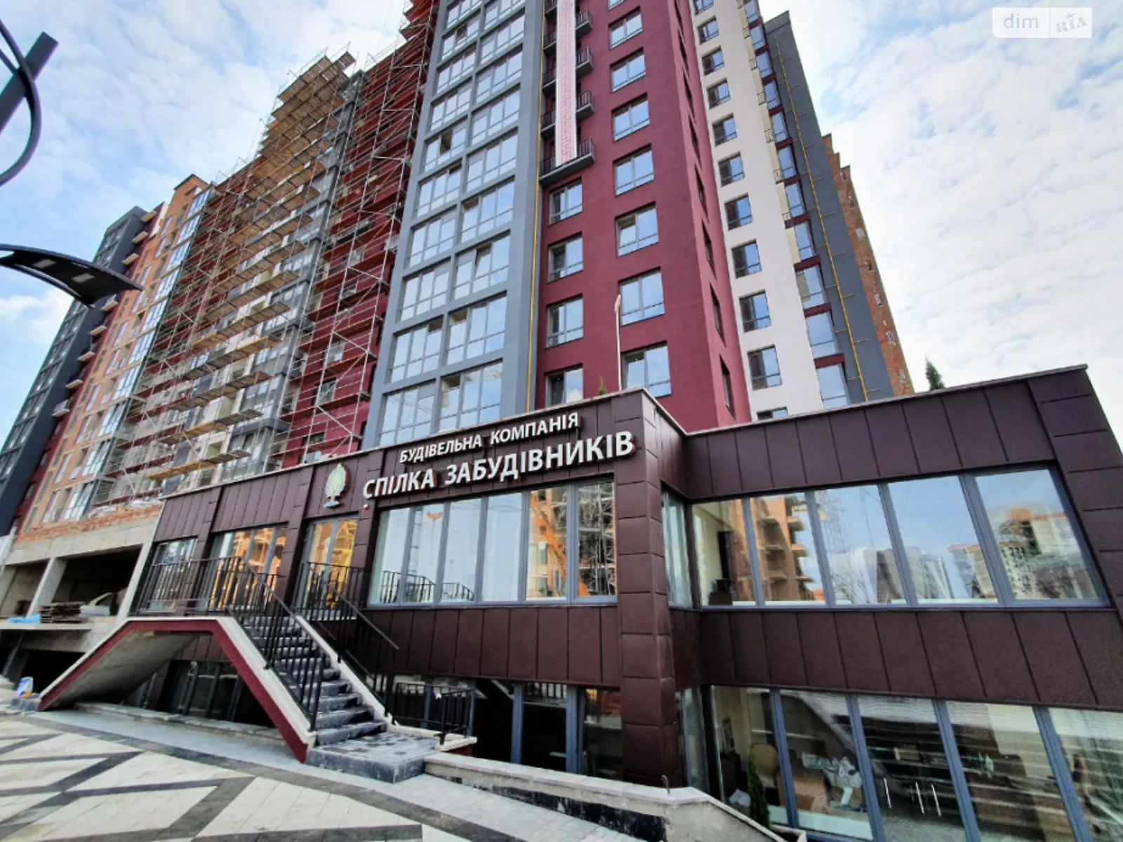 Продается 2-комнатная квартира 66.2 кв. м в Ивано-Франковске, цена: 52000 $