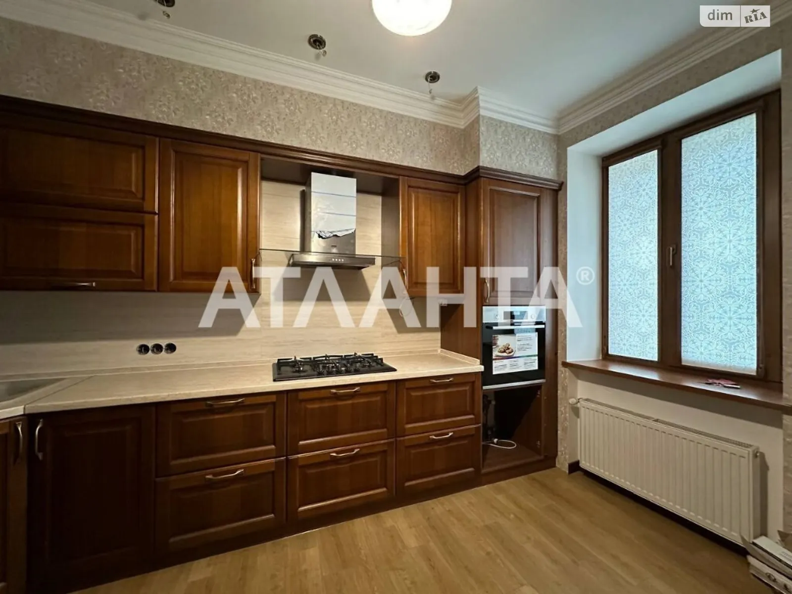 Продается 2-комнатная квартира 70 кв. м в Одессе, ул. Гоголя