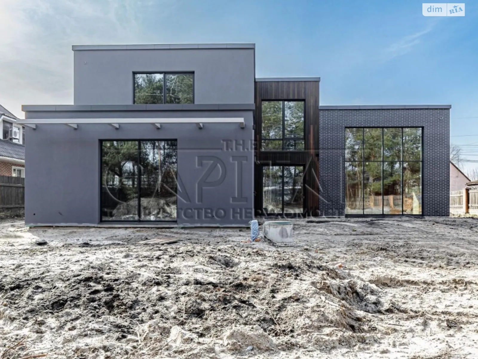 Продається будинок 2 поверховий 258 кв. м з гаражем, цена: 550000 $ - фото 1