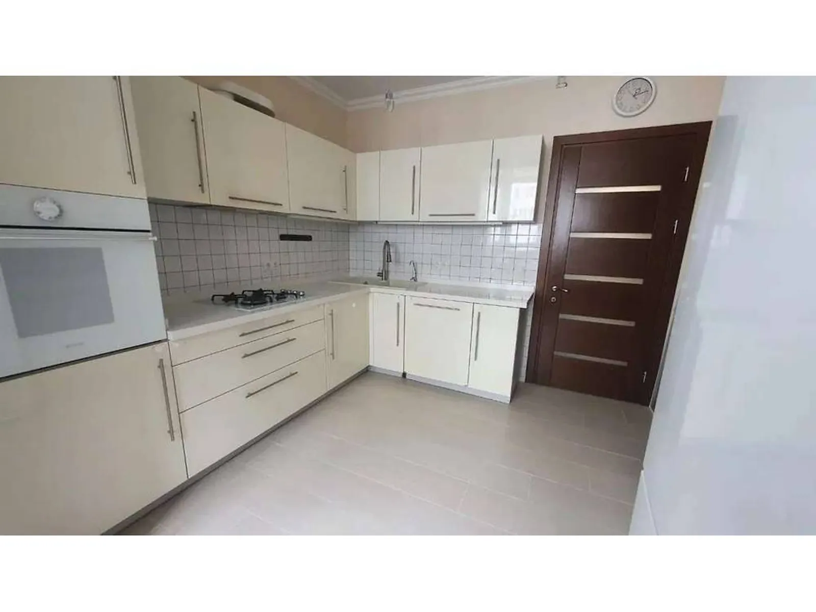 Продается 2-комнатная квартира 86 кв. м в Одессе, ул. Костанди