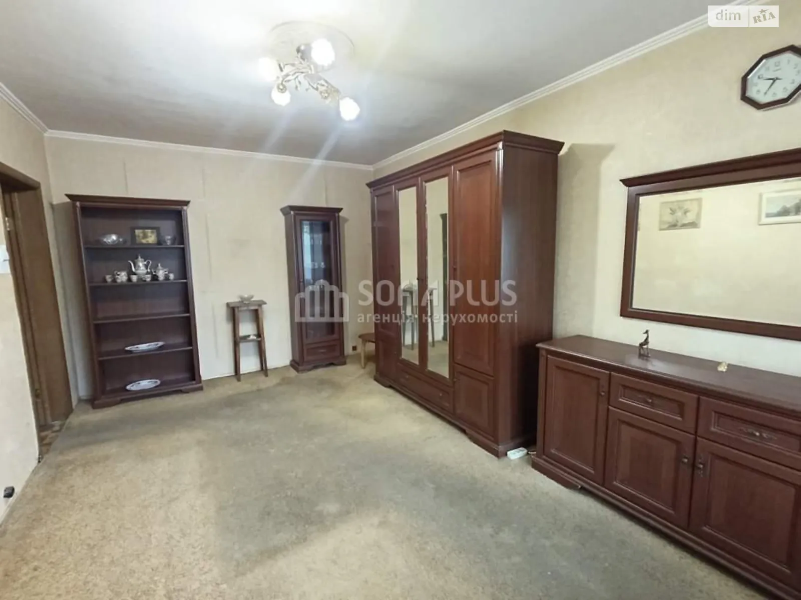 Продается 2-комнатная квартира 54 кв. м в Киеве, ул. Героев Днепра, 32