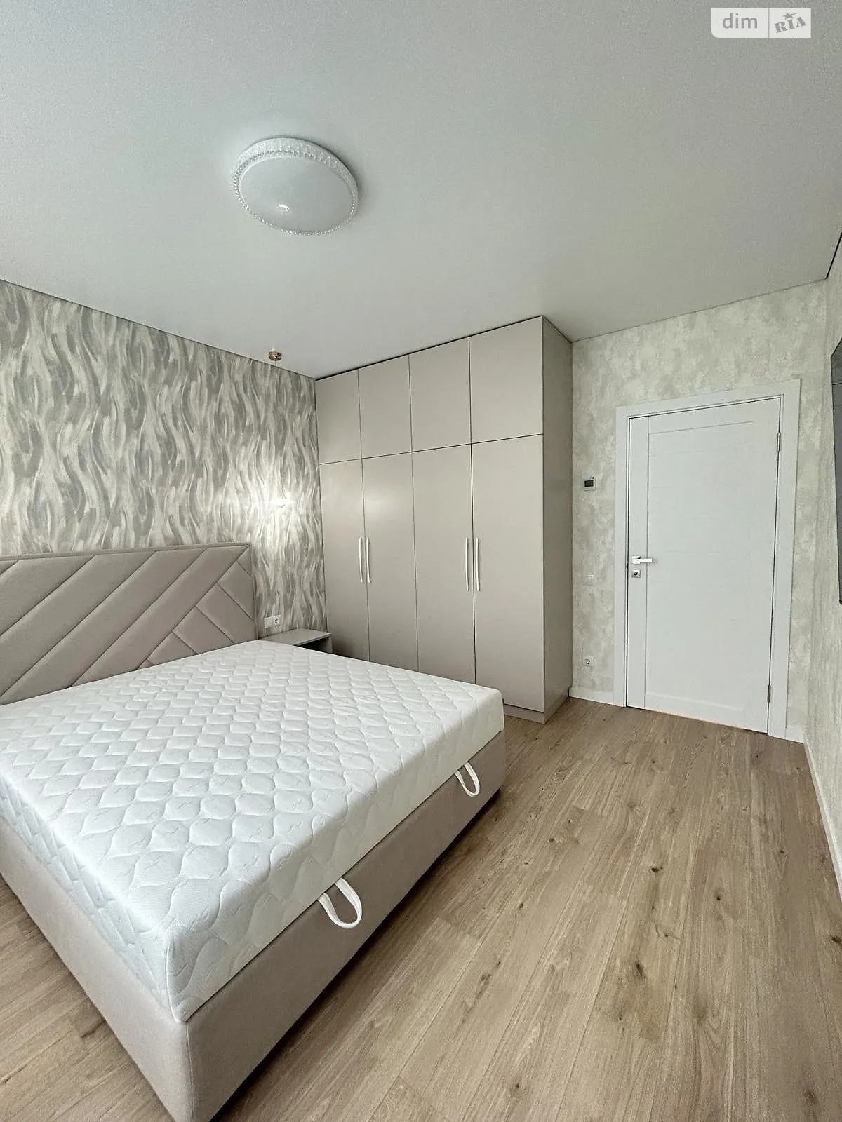 Продается 2-комнатная квартира 64 кв. м в Ровно, ул. Гурия Бухала, 13 - фото 1