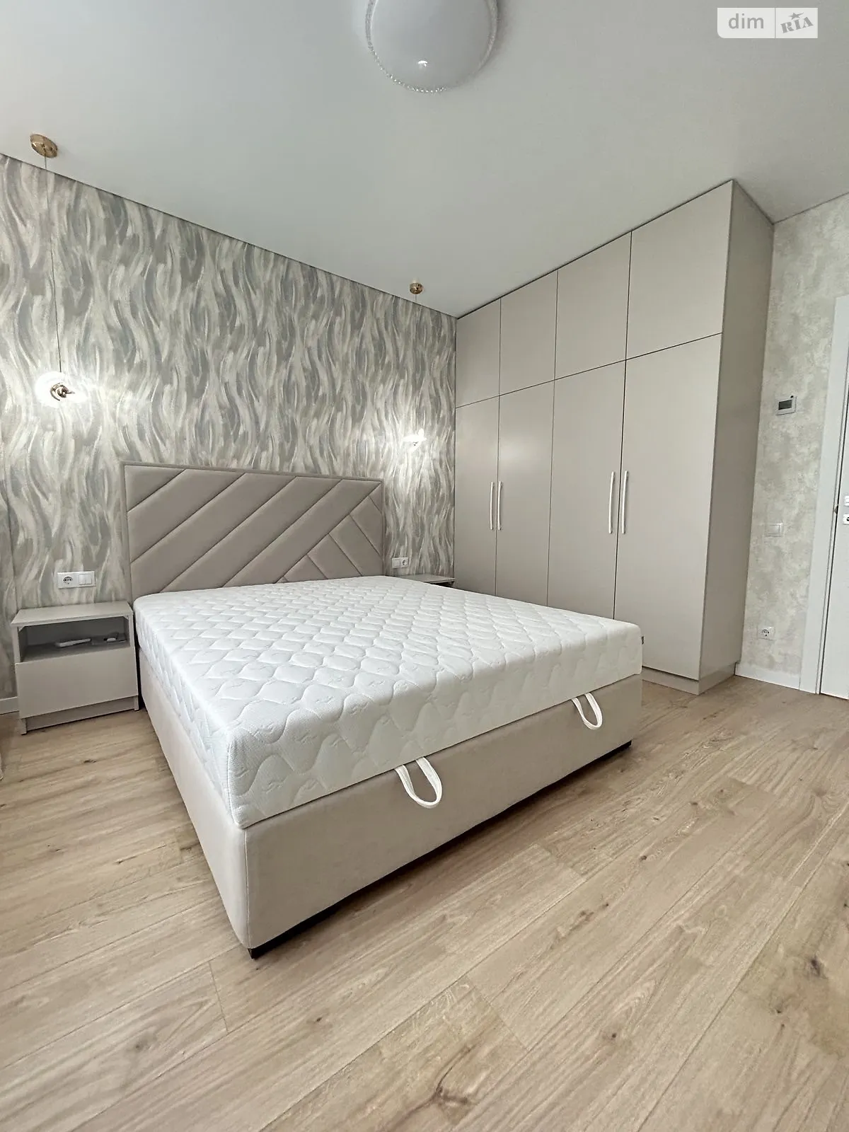 Продается 2-комнатная квартира 64 кв. м в Ровно, ул. Гурия Бухала, 13