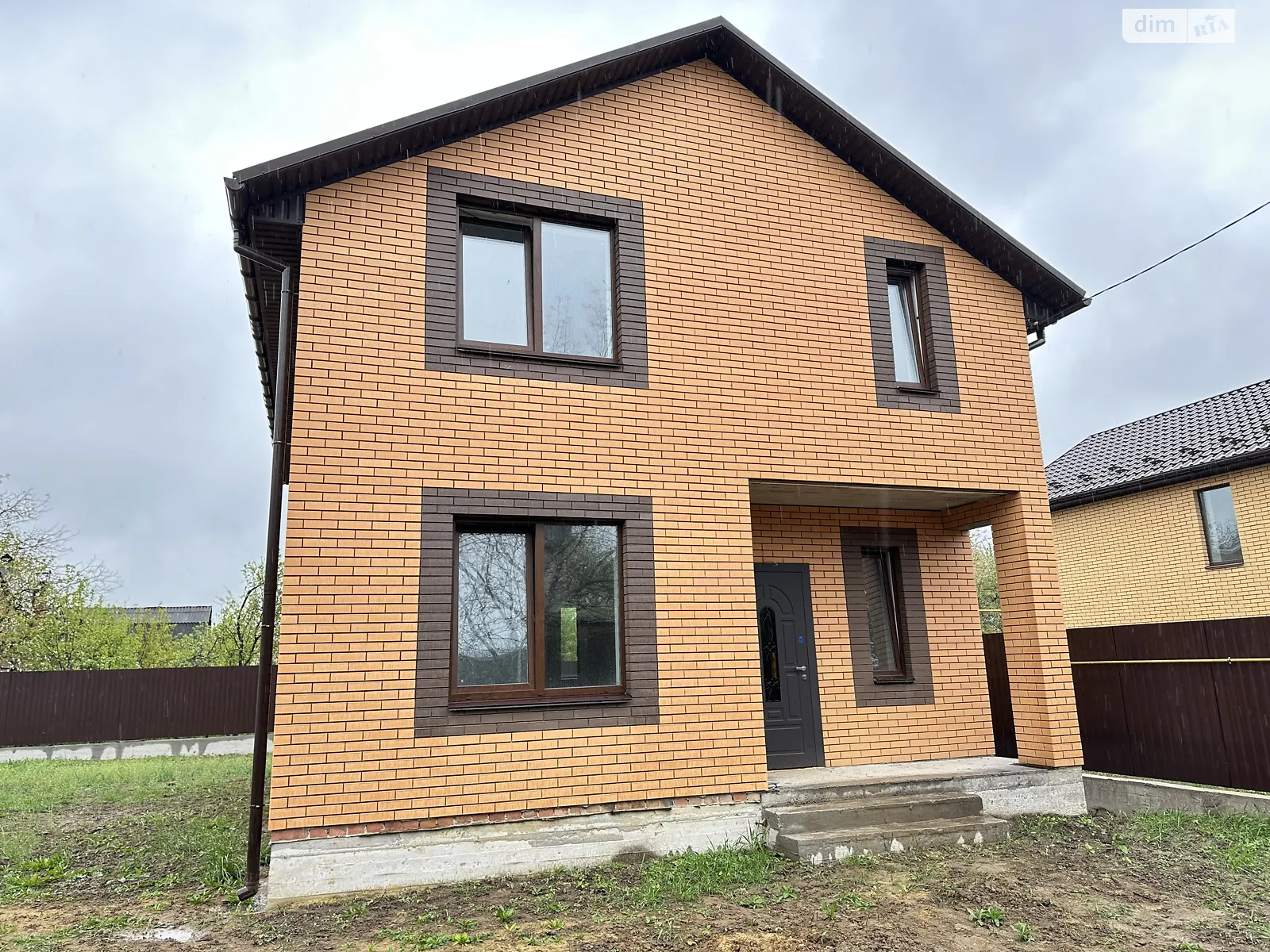 Продається будинок 2 поверховий 125 кв. м з каміном, цена: 88000 $