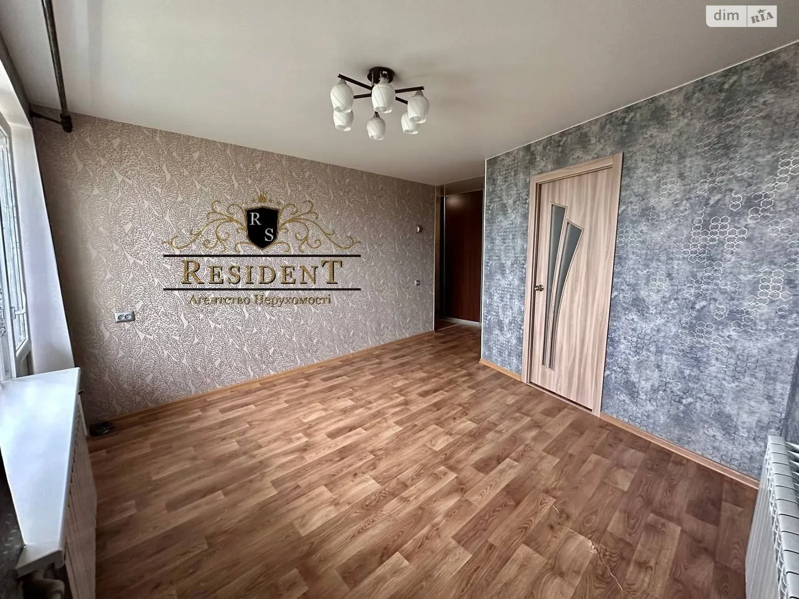 Продается 1-комнатная квартира 39 кв. м в Днепре, просп. Мира, 81