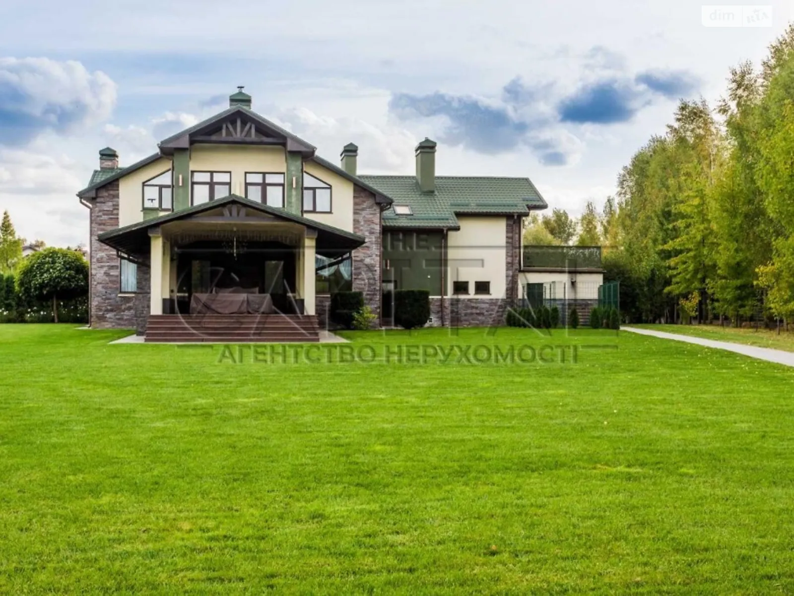 Сдается в аренду дом на 2 этажа 370 кв. м с балконом, цена: 8000 $ - фото 1